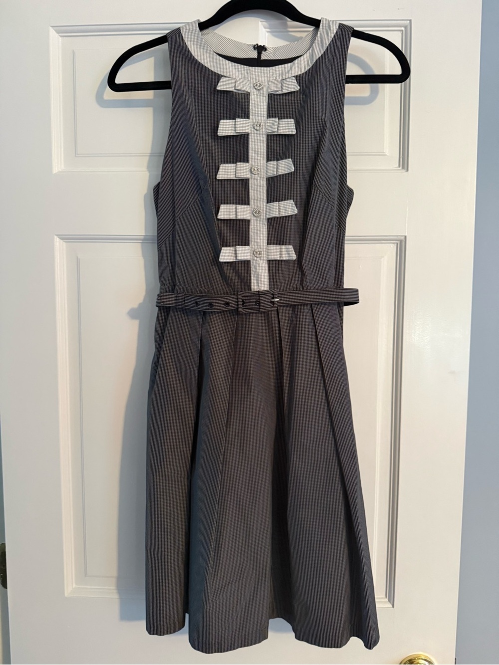 Eva Franco Gray and White Sleeveless Fit-and-Flare Dress